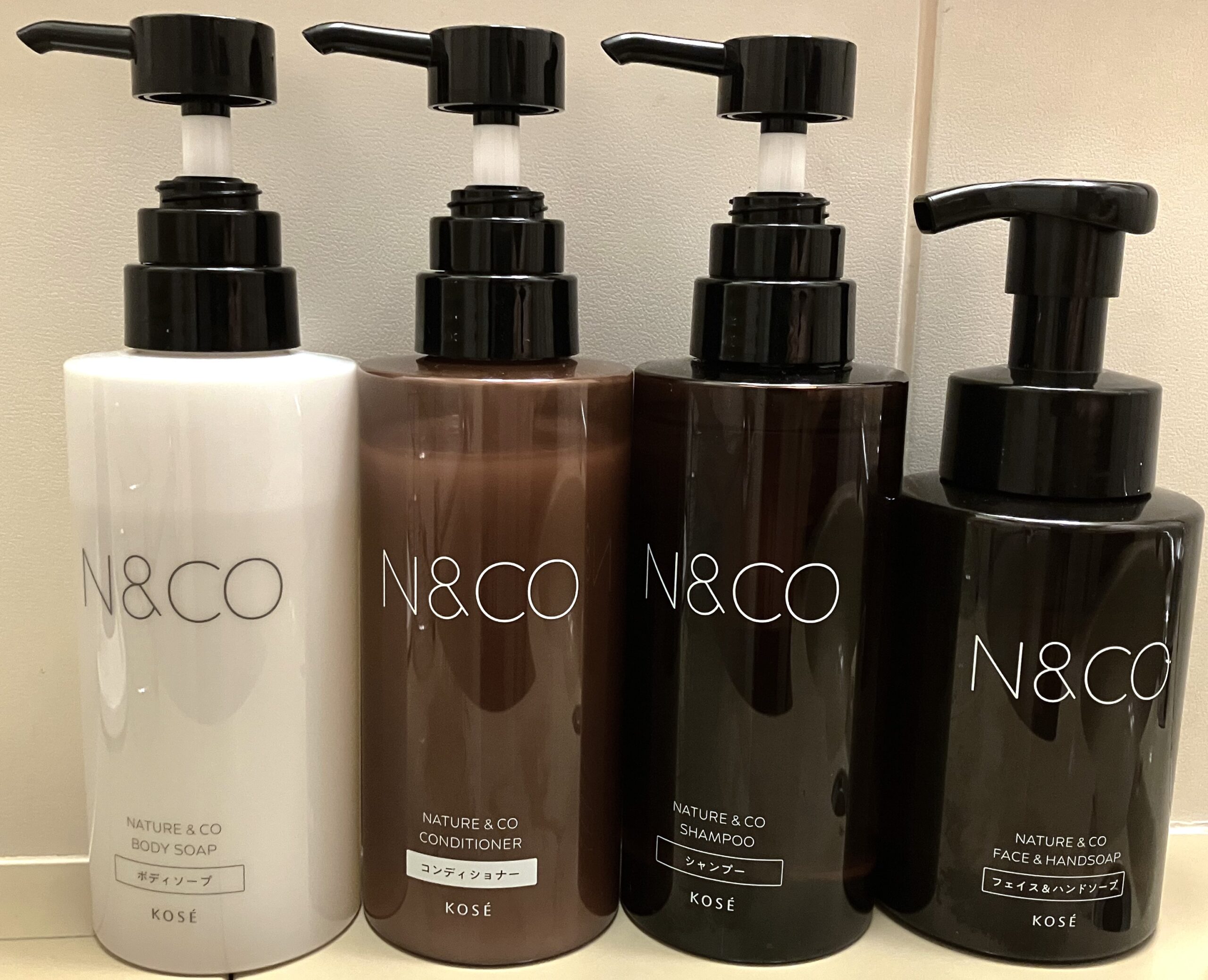 客室備え付けのNATURE&CO シャンプー・コンディショナー・ボディソープ・フェイス＆ハンドソープ